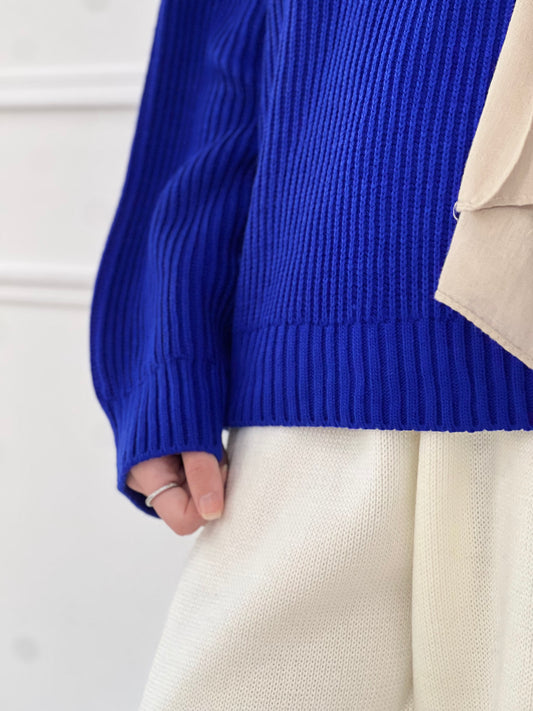 Blue round neck pullover