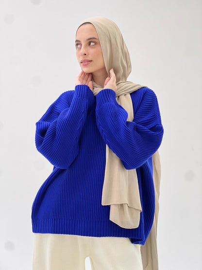 Blue round neck pullover