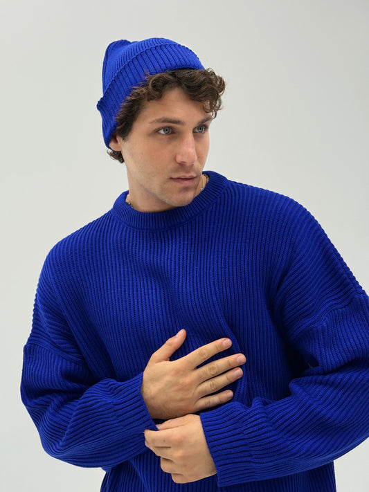 Blue round neck pullover