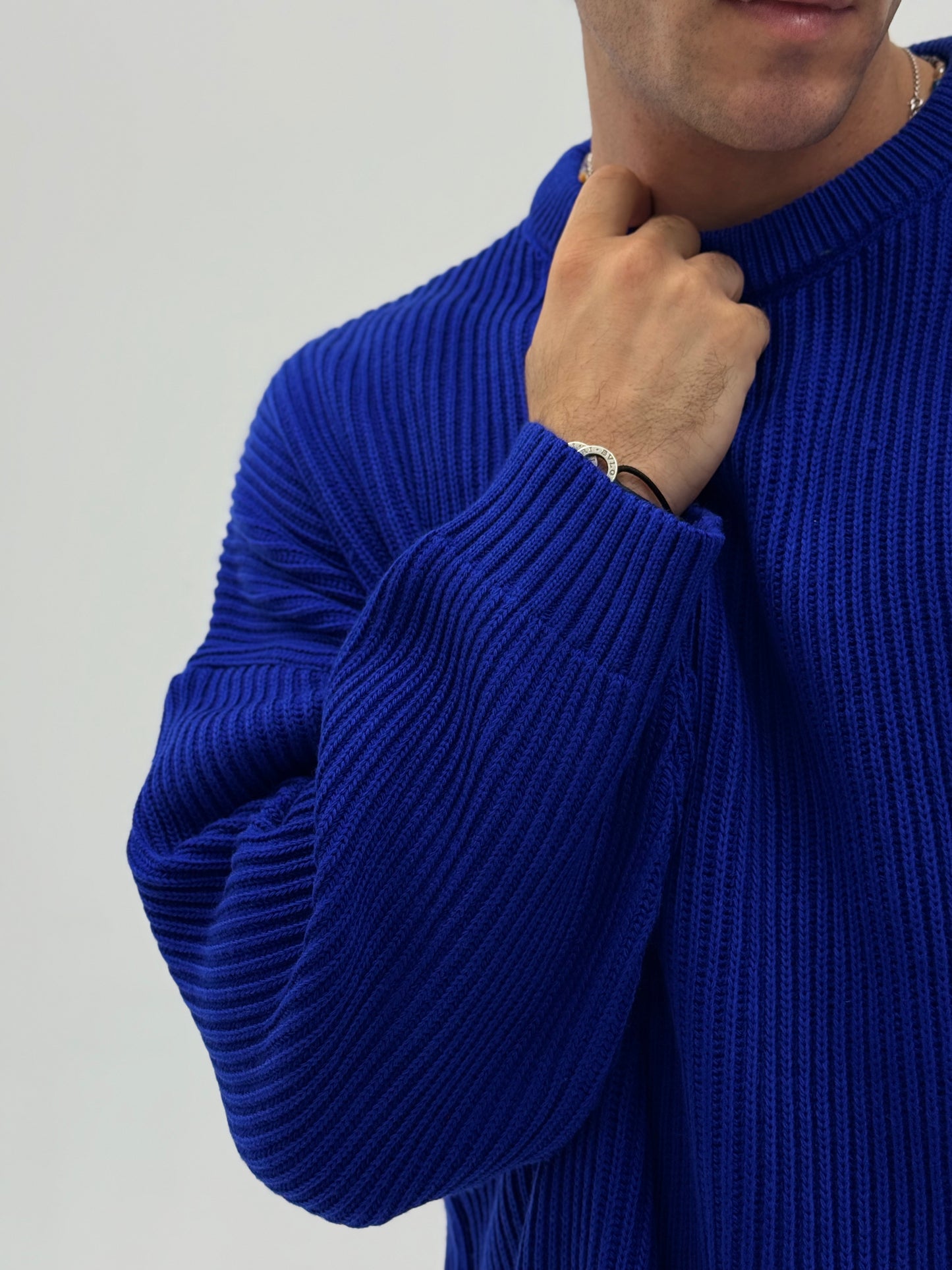 Blue round neck pullover